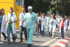 رومانيا تعتقل أطباء إسرائيليين بتهمة الاتجار ببويضات النساء