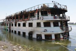 غرق مطعم عائم على متنه 80 شخصاً فى بغداد