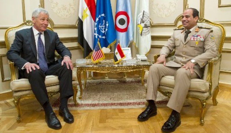 وزير الدفاع الأمريكي يجري مكالمة هاتفية مع نظيره المصري