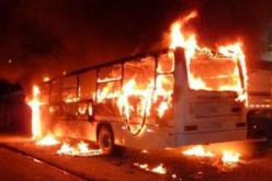 مقتل 47 في حريق بحافلة في الصين والقاء اللائمة على انتحاري