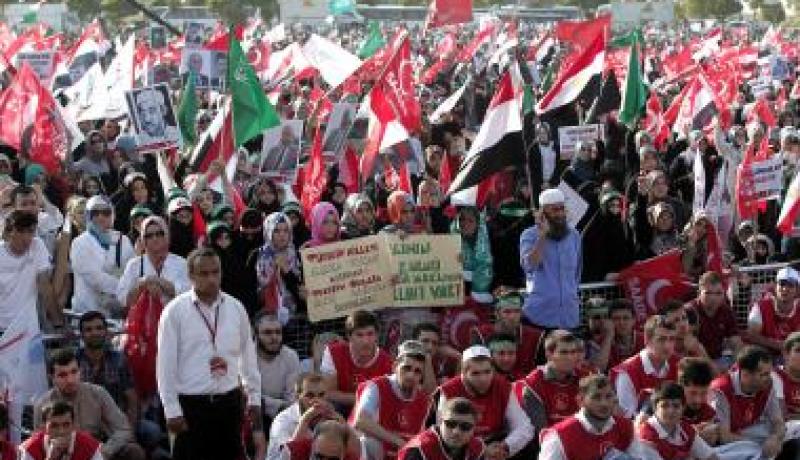 تظاهرة في اسطنبول دعما لمرسي المعزول