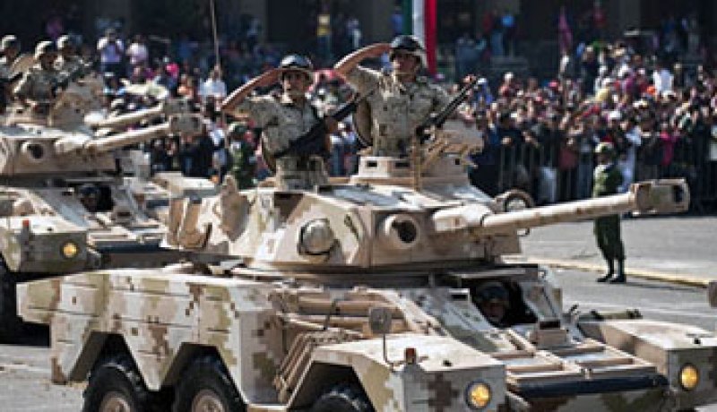 جيش المكسيك ينقذ 165 شخصًا تعرضوا للاختطاف على الحدود مع أمريكا