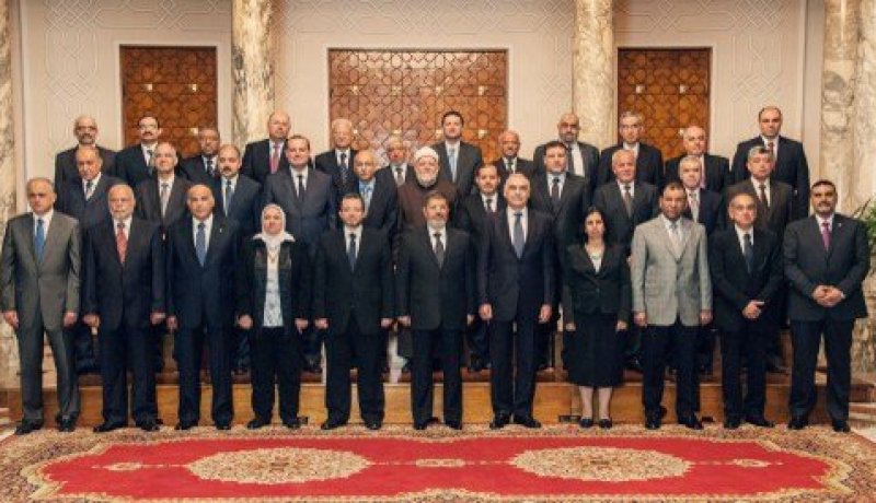 استقالة 9 وزراء إخوانيين وسط دعوات أنصار مرسي إلى التظاهر “ضد الانقلاب”