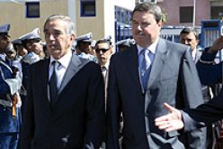 الامن الوطني يكرم عدة اندية كرة قدم ممن تحلى مناصروهم بالروح الرياضية