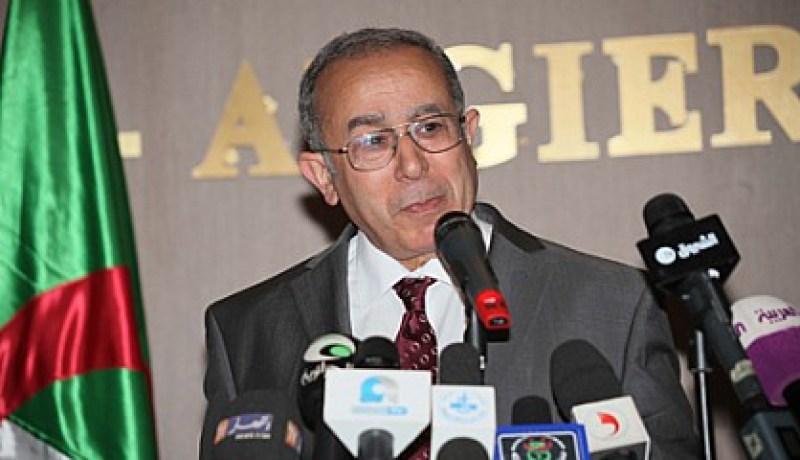 لعمامرة يجدد التأكيد على تجند الدولة لإطلاق سراح دبلوماسييها المختطفين بشمال مالي