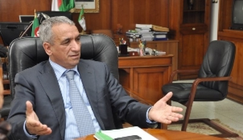 ترسيم الشباب ذوي العقود المؤقة بعد سنتين بمناصبهم