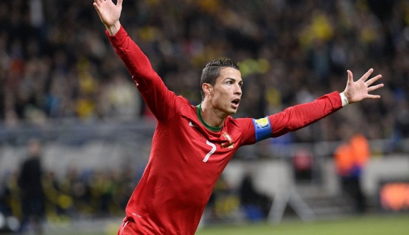رونالدو يحرز هاتريك في مرمى السويد ويقود البرتغال الى مونديال 2014