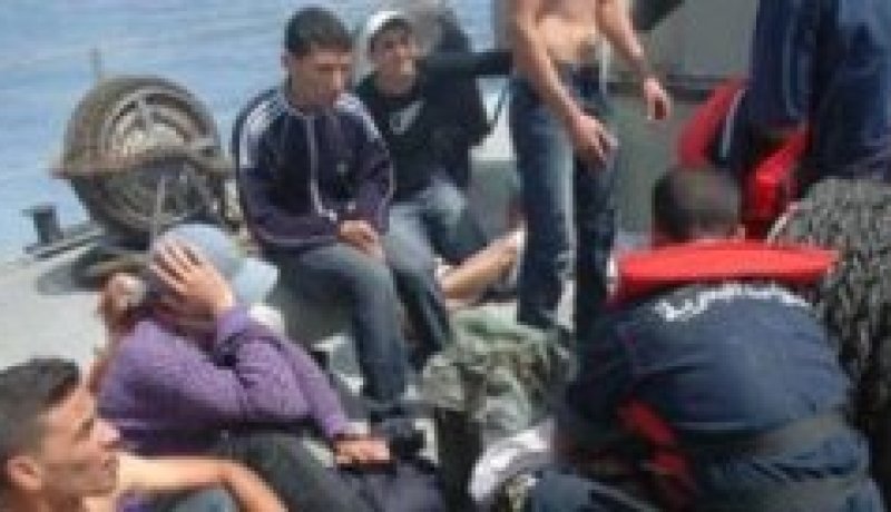 توقيف 3 شبان مرشحين للهجرة السرية بعرض البحر بمستغانم