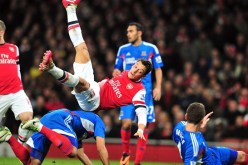 ايفرتون يفرض التعادل على أرسنال في مباراة مجنونة