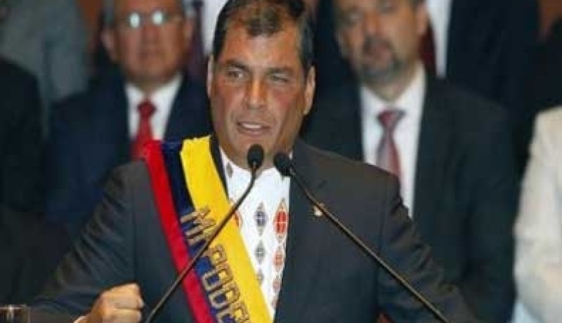 رئيس الأكوادور يتهم بريطانيا بانتهاك حقوق الانسان
