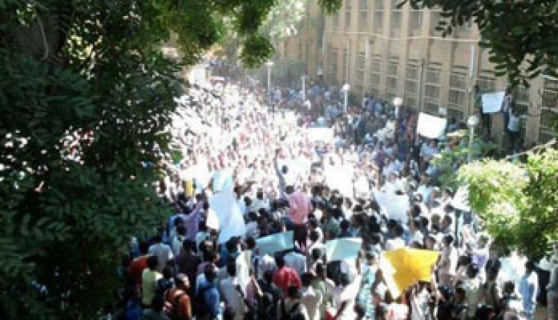 السيطرة على أعمال شغب بولاية سودانية عقب رفع الدعم عن المحروقات