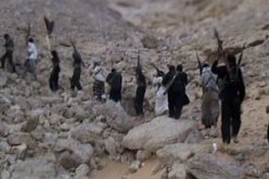 القضاء اليمنى يبدأ محاكمة 21 متهما بالانتماء للقاعدة بينهم مصريون