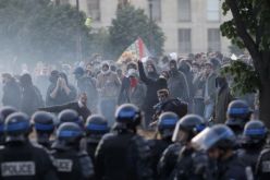مواجهات بين مناهضين للضرائب البيئية وقوات الأمن بشمال فرنسا