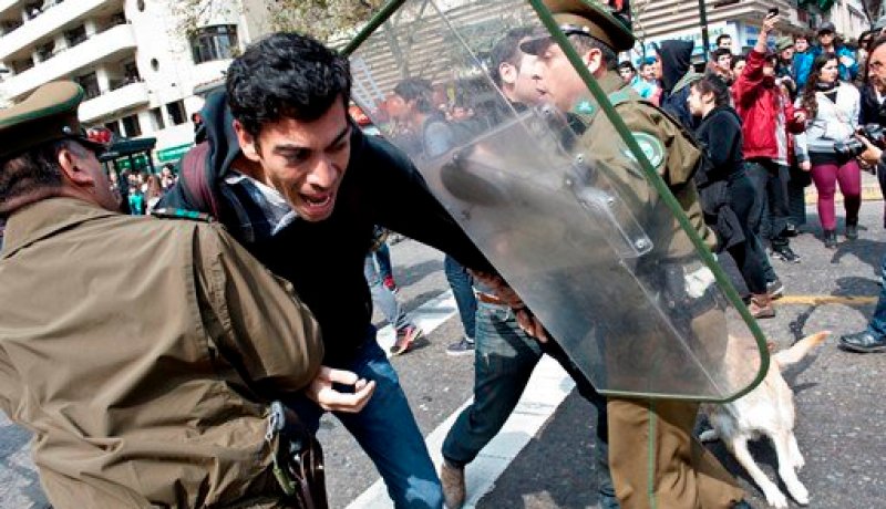 اعتقال 264 شخصا في تشيلي شاركوا في أعمال شغب في الذكرى الأربعين لانقلاب بينوشيته