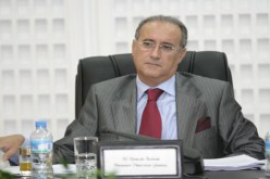 السماح لوزير مغربي سابق رهن الاعتقال بحضور جنازة والدته