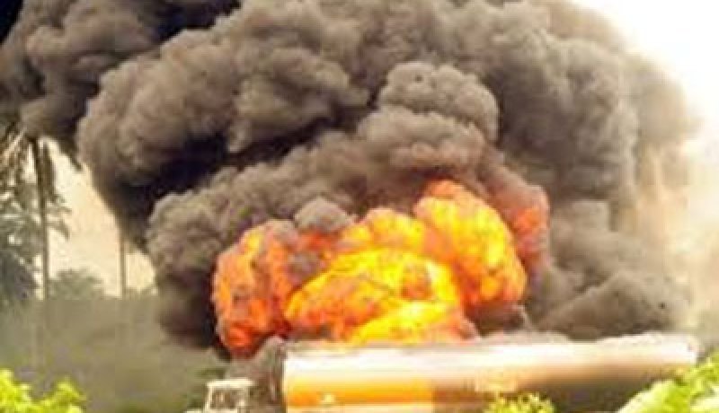 18 قتيلاً و36 مصابًا في انفجار شاحنة صهريج بالمكسيك