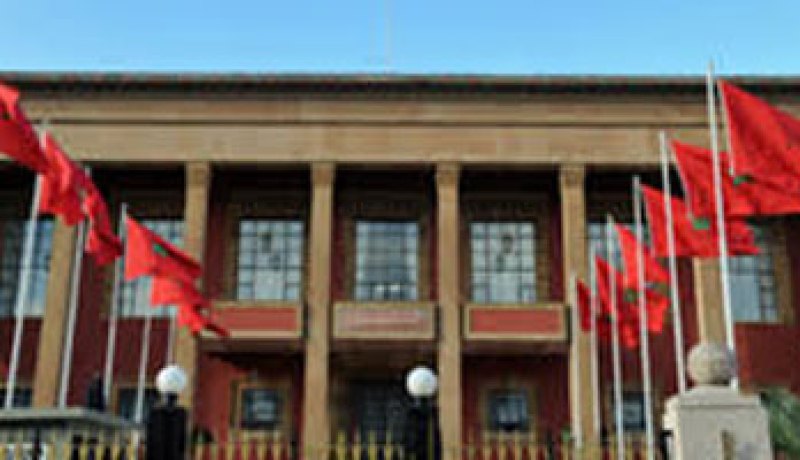 عاطلون يحاصرون وزيرة مغربية رافعين شعارات تطالب برحيل الحكومة