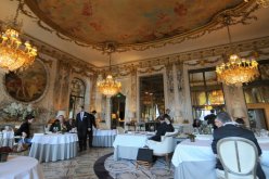 عمال الفنادق سياحة و فندقة يستفيدون من زيادة في الأجور