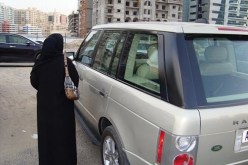 الشرطة السعودية توقف 15 سيدة لتحدي حظر قيادة السيارات