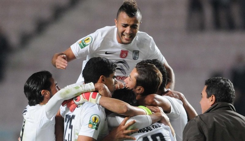 الصفاقسي يهدي كأس الاتحاد الافريقي لجماهير الكرة التونسية