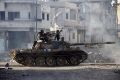 اكثر من سبعين ضابطا في الجيش السوري اعلنوا انشقاقهم وتوجهوا الى تركيا