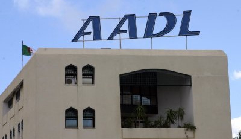 الاكتتابات الجديدة لبرنامج عدل بتيبازة توافد مكثف على مقاهي الانترنات وسط تشبع الشبكة