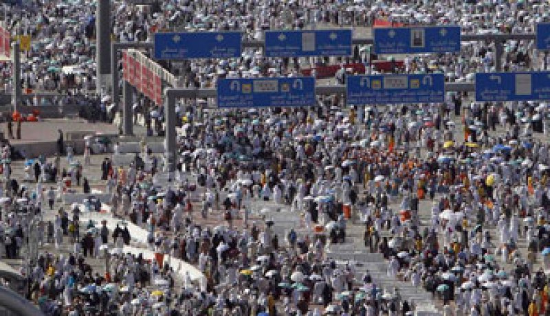وفد يمنى يمثل وزارة الأوقاف والإرشاد يتوجه إلى السعودية