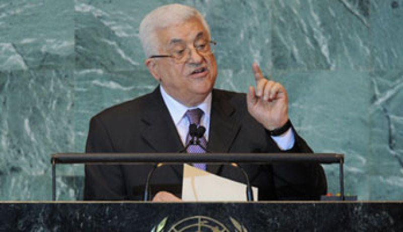 الرئيس الفلسطينى يصل إسلام آباد فى زيارة دولة لباكستان
