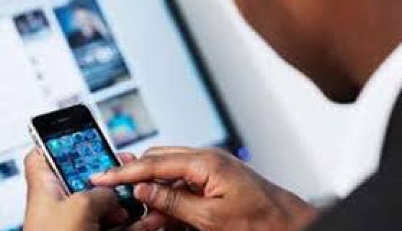 بن حمادي:التأخر في إطلاق هاتف الجيل الثالث لا علاقة مع الربيع العربي