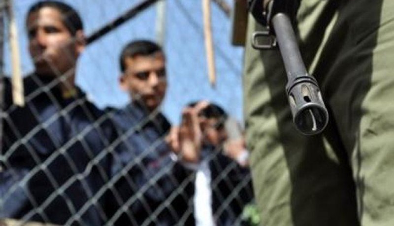إضراب الأسرى الإداريين فى السجون الإسرائيلية عن الطعام بعد غد