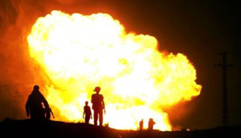 تفجير أنبوب نفط بمدينة بنغازي شرق ليبيا