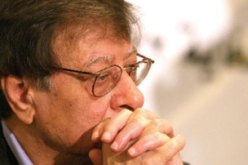 الأعمال الشعرية لمحمود درويش قريبا على خشبة المسرح الوطني الجزائري