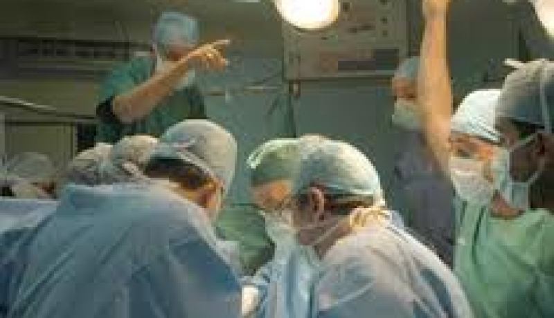 وفد لجنة الدفاع الوطني للمجلس الشعبي الوطني بقوم بزيارة للمستشفى العسكري بعين نعجة