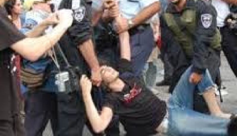 مستوطنون يهود يعتدون على شاب فلسطيني ويصيبونه بكسور شمال الضفة الغربية