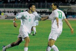 ثمانية آلاف يورو مكافأة لكل لاعب بالمنتخب الجزائري بعد الفوز على زامبيا