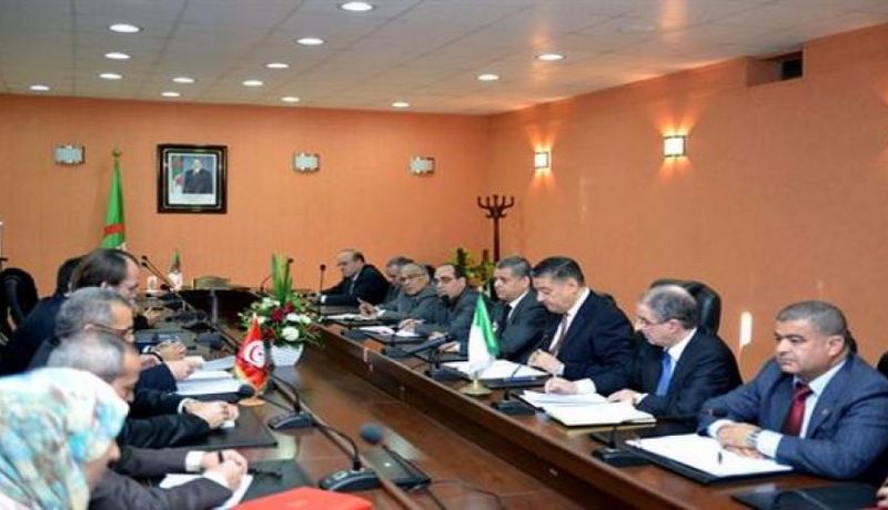 الجزائر وتونس توقعان اتفاقا للتكفل الصحي بسكان المناطق الحدودية