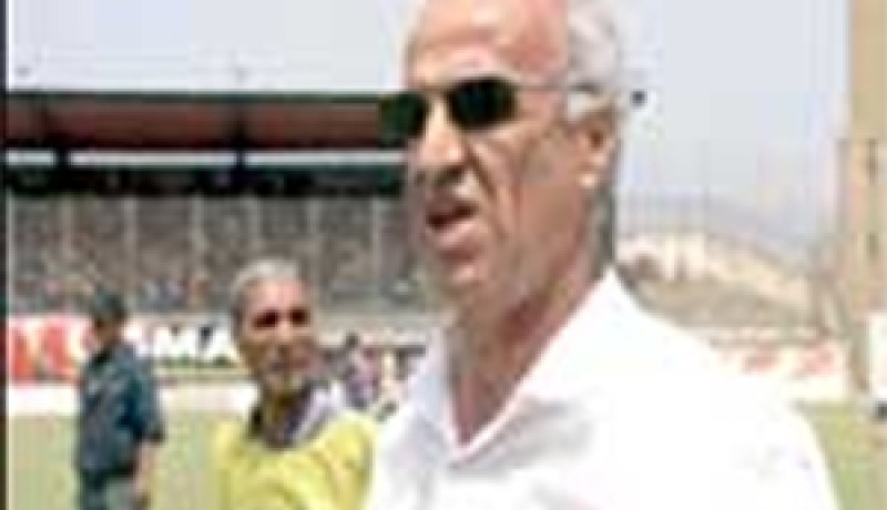 عليق منذ أمس بفرنسا للتعاقد مع المدرب نوال توسي : حمدود يغادر اتحاد العاصمة ويلتحق بتدريبات بارادو