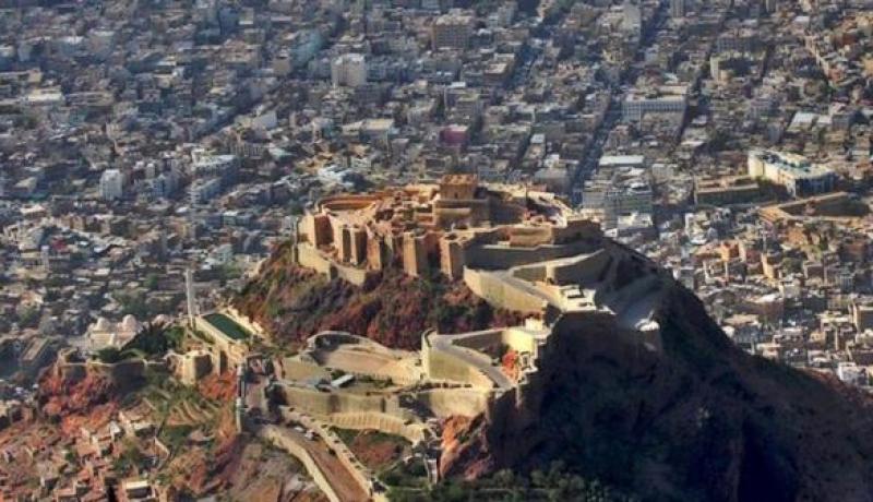المقاومة الشعبية تنجح في تطهير قلعة تاريخية في تعز باليمن