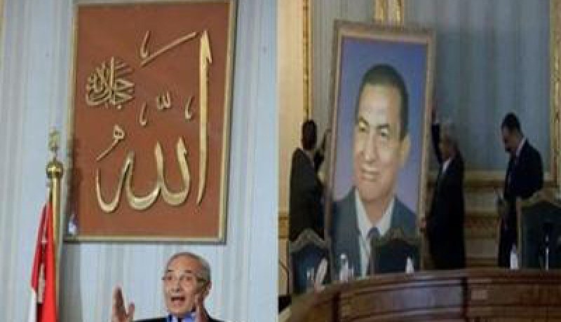 لفظ الجلالة‮ ‬يعوّض صورة مبارك‮ ‬