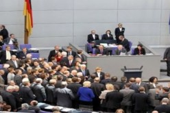 البرلمان الألماني يصادق على حزمة المساعدات الثانية لليونان