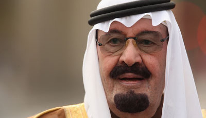 العاهل السعودي يعيد تشكيل هيئة كبار العلماء