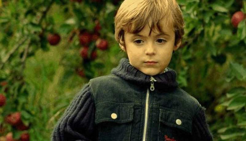 فيديو مؤثر لأطفال يتعرفون على أمهاتمهم وهم معصوبي الأعين