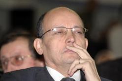 تـو لا يعـتـرف بالشهـادات الفرنسيـة