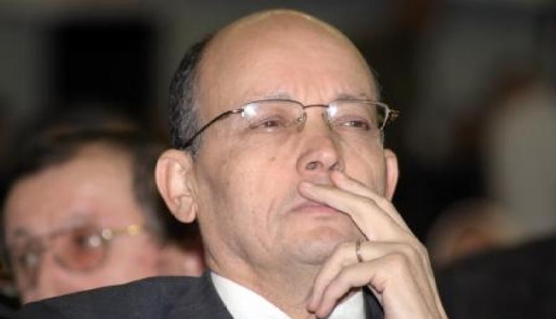 تـو لا يعـتـرف بالشهـادات الفرنسيـة