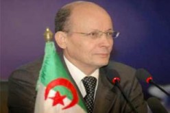 السيد عمار تو يستعرض نص القانون المتضمن توجيه النقل البري وتنظيمه