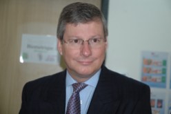 سفارة بريطانيا تعالج ملفات التجميع العائلي في الجزائر