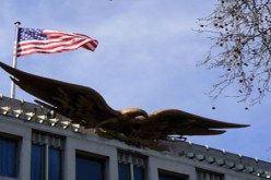 السفارة الامريكية بالقاهرة تأوي أمريكيين وسط حملة على منظمات ممولة امريكيا