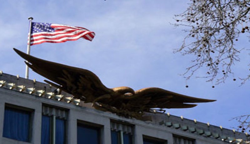 السفارة الامريكية بالقاهرة تأوي أمريكيين وسط حملة على منظمات ممولة امريكيا