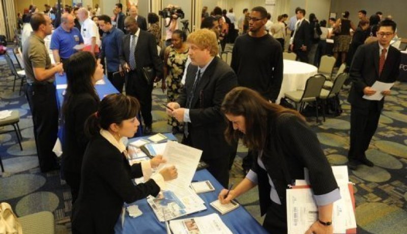 الاقتصاد الاميركي يخسر 131 ألف وظيفة