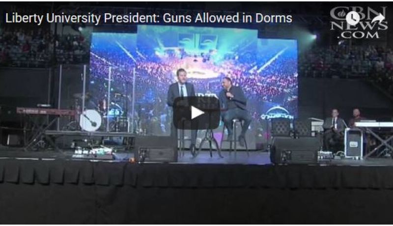 بالفيديو رئيس جامعة بأمريكا يدعو الطلاب لحمل السلاح وقتل المسلمين